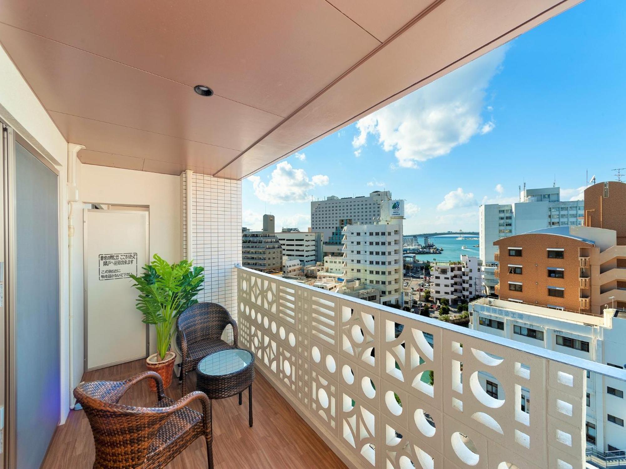 Smart Condo Tomari Naha Bilik gambar